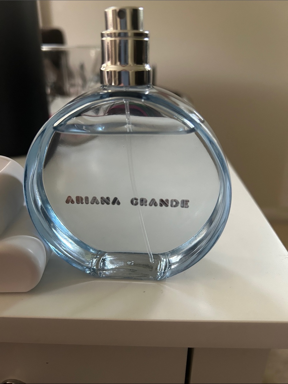 Ariana Grande Light Blue Perfume - Elegant